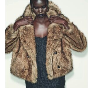 Zara NWT short Faux fur Coat XS 8073/335/700